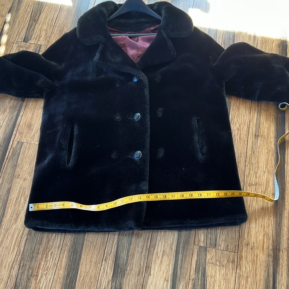 Fur coat. - Picture 10 of 11